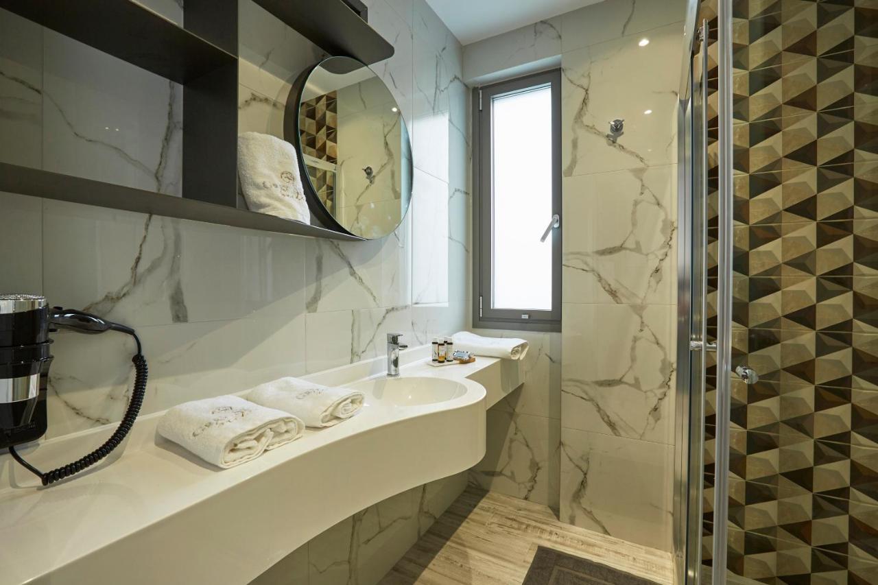 Greystone Suites Paralia Dionisiou Eksteriør billede